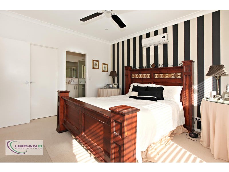 15 Grange Place, Bellbowrie QLD 4070